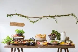mesa com comidas